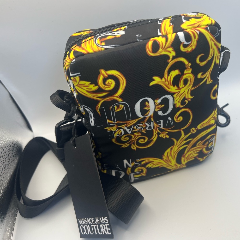 Versace Jeans Couture Barocco-print messenger bag. Unisex. NWT - Picture 4 of 10